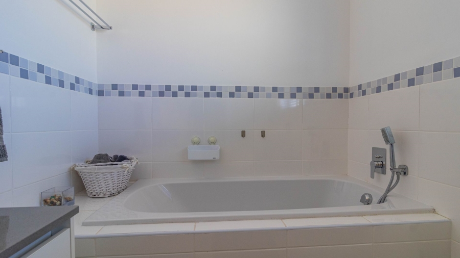 3 Bedroom Property for Sale in Sandy Point Beach Estate Western Cape